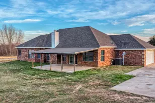 100 Falcons Eye Ct, Weatherford, TX 76087 - Photo 32