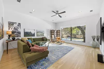 1901 Crockett Circle, Irving, TX 75038 - Photo 10