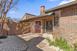 3303 Water Oak Ct, Farmers Branch, TX 75234 - Photo 2