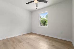 422 Sparks St, Grand Prairie, TX 75051 - Photo 22