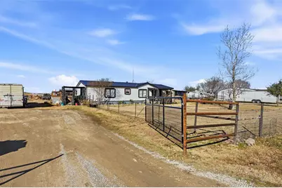 1881 Maier Road, Pilot Point, TX 76258 - Photo 4