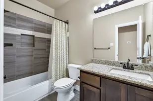 118 Cherokee St, Greenville, TX 75402 - Photo 12