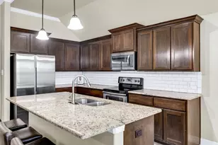 118 Cherokee St, Greenville, TX 75402 - Photo 4