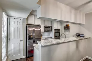 7510 Holly Hill Dr, Dallas, TX 75231 - Photo 10