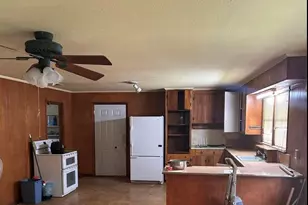 1015 W Hamilton, Olney, TX 76374 - Photo 2