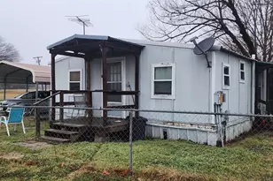 420 Martin Luther King Dr, Mexia, TX 76667 - Photo 4