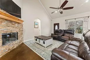 10514 Mesa Dr, Waco, TX 76708 - Photo 14