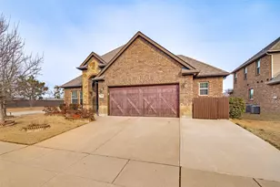 2400 Sabine Cir, Royse City, TX 75189 - Photo 2