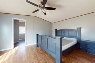 206 Creekview Meadows Ct, Springtown, TX 76082 - Photo 6