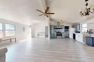 206 Creekview Meadows Ct, Springtown, TX 76082 - Photo 10