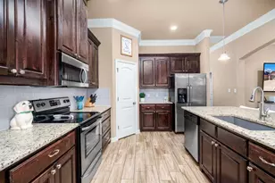 313 Donna Cir, Granbury, TX 76049 - Photo 10