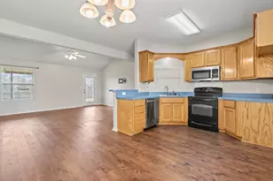 904 Roseanne Dr, Commerce, TX 75428 - Photo 6