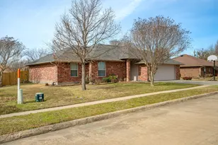 904 Roseanne Dr, Commerce, TX 75428 - Photo 30