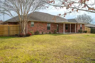 904 Roseanne Dr, Commerce, TX 75428 - Photo 28