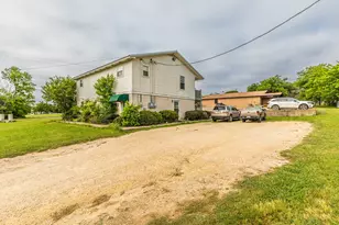 520 Live Oak St, Meridian, TX 76634 - Photo 2