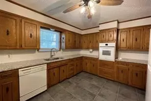 1207 Anetta St, Bowie, TX 76230 - Photo 12