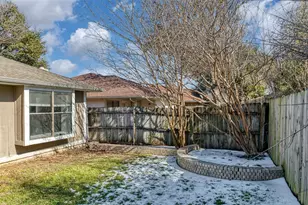 200 Caprock Dr, Arlington, TX 76018 - Photo 28