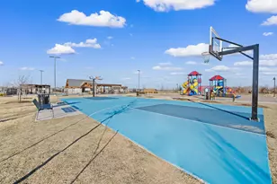 1340 Blazin Bronco Trl, Fort Worth, TX 76052 - Photo 32