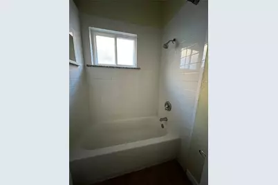 200 E 12th Street, Dallas, TX 75203 - Photo 12