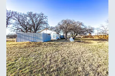 2007 Avenue E, Cisco, TX 76437 - Photo 28