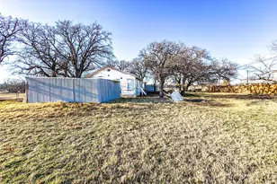2007 Avenue E, Cisco, TX 76437 - Photo 28