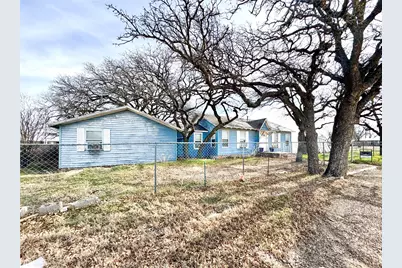2007 Avenue E, Cisco, TX 76437 - Photo 4