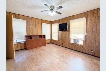 2007 Avenue E, Cisco, TX 76437 - Photo 12