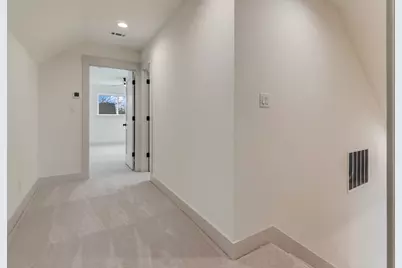 205 W 7th Street, Justin, TX 76247 - Photo 28