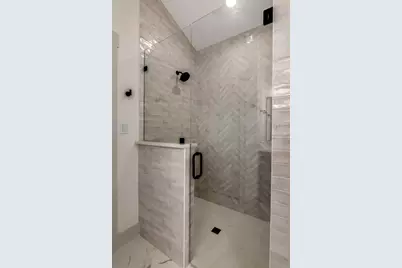 205 W 7th Street, Justin, TX 76247 - Photo 32