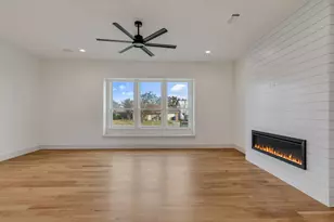 205 W 7th St, Justin, TX 76247 - Photo 6