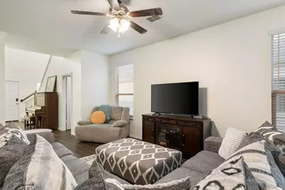 1025 Mason Street, Aubrey, TX 76227 - Photo 4