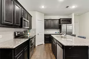 1025 Mason St, Aubrey, TX 76227 - Photo 10