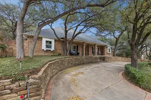 9631 Hilldale Dr, Dallas, TX 75231 - Photo 2