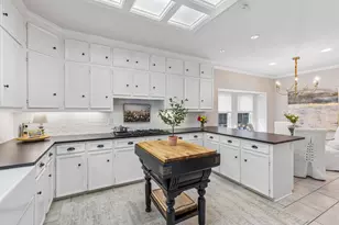 9631 Hilldale Dr, Dallas, TX 75231 - Photo 12