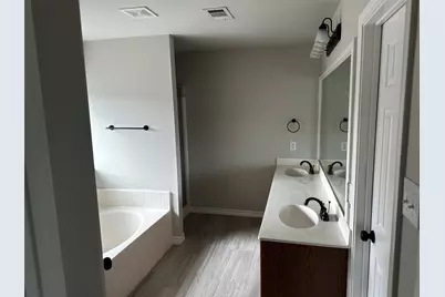 2512 Clubhouse Drive, Denton, TX 76210 - Photo 10