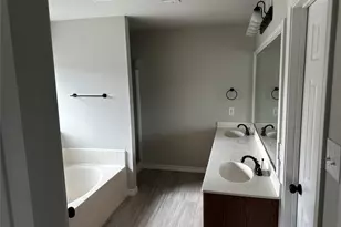 2512 Clubhouse Dr, Denton, TX 76210 - Photo 10