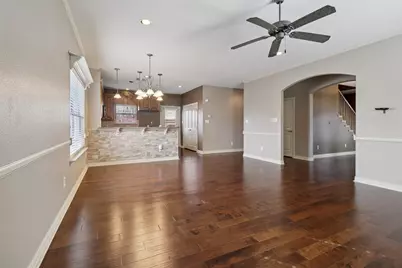 5107 Chesterfield Place, Arlington, TX 76017 - Photo 2