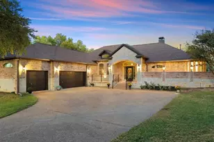 804 Carrie Ln, Lakewood Village, TX 75068 - Photo 2