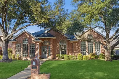 6724 Castle Creek Drive, Fort Worth, TX 76132 - Photo 1