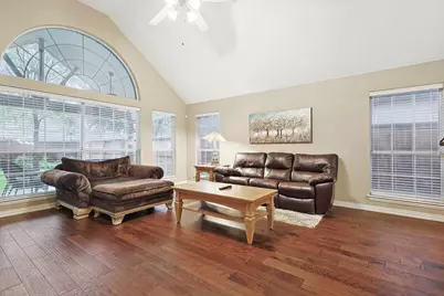 1000 Noble Avenue, Lantana, TX 76226 - Photo 10