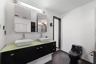 2044 Hillshire Dr, Lewisville, TX 75067 - Photo 26