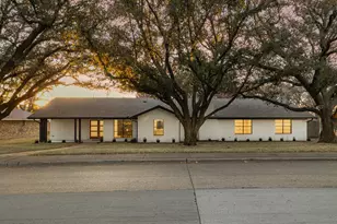 12151 Crestline Ave, Dallas, TX 75244 - Photo 1