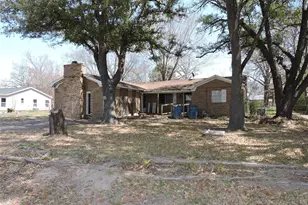 210 N College St, Malakoff, TX 75148 - Photo 1