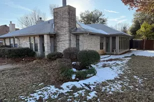 2807 Brittany Dr, Euless, TX 76039 - Photo 2