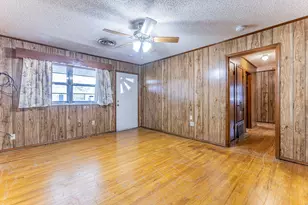 610 N Joyce St, Lacy Lakeview, TX 76705 - Photo 6