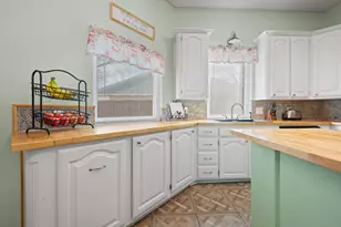 905 Evandale Rd, Burleson, TX 76028 - Photo 14