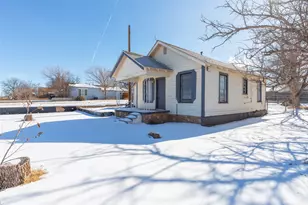 1902 Bristol Dr, Sweetwater, TX 79556 - Photo 2