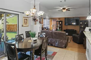 1128 Deer Valley Ln, Arlington, TX 76001 - Photo 10