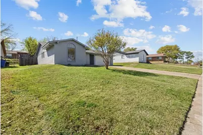 422 Clary Drive, Mesquite, TX 75149 - Photo 2