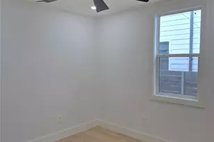 710 S Glasgow Dr, Dallas, TX 75223 - Photo 14